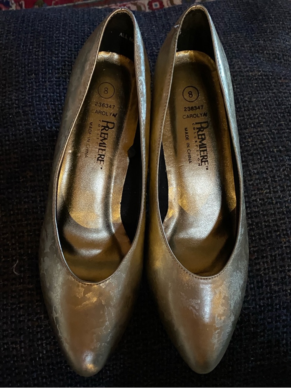 Metallic Gold Women’s Pointed-Toe Pumps